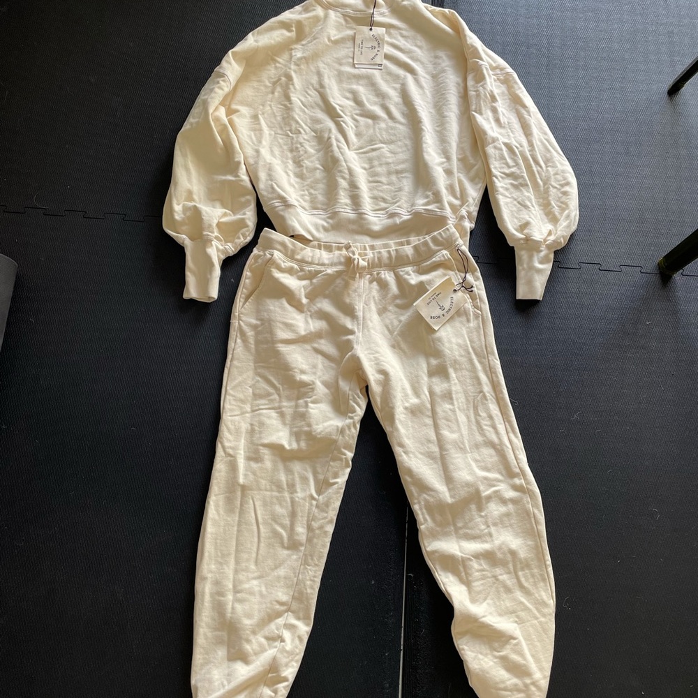 Electric and rose off white sweatpants large - Picture 8 of 8